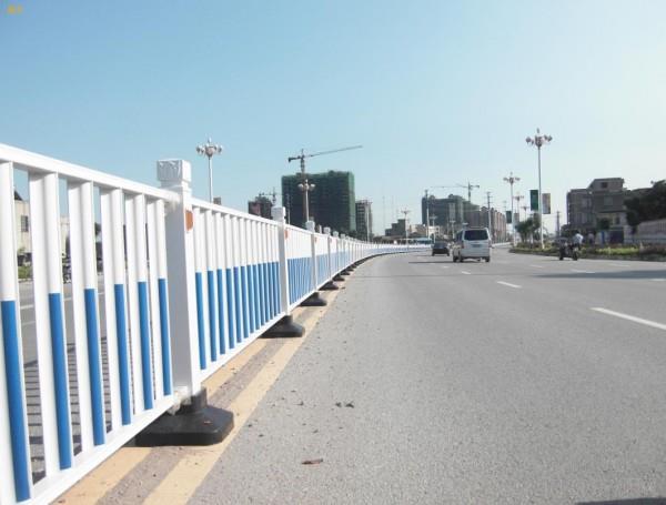 深圳深圳道路护栏生产公司