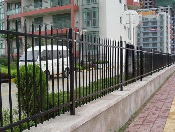 深圳深圳报价铁艺护栏生产单位