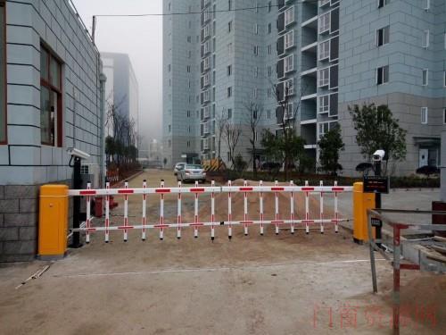 小区广告门 人行通道广告门 自动门禁系统 车牌识别