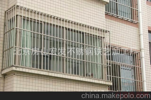 周口店镇南韩继供应北京不锈钢防护栏、北京钢门窗、北京折叠门、卷帘门、楼梯