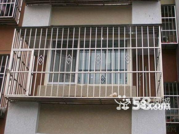 昌平区安装防盗门不锈钢防盗窗防护网围栏安装
