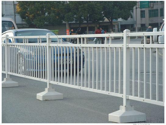 深圳马路护栏厂家