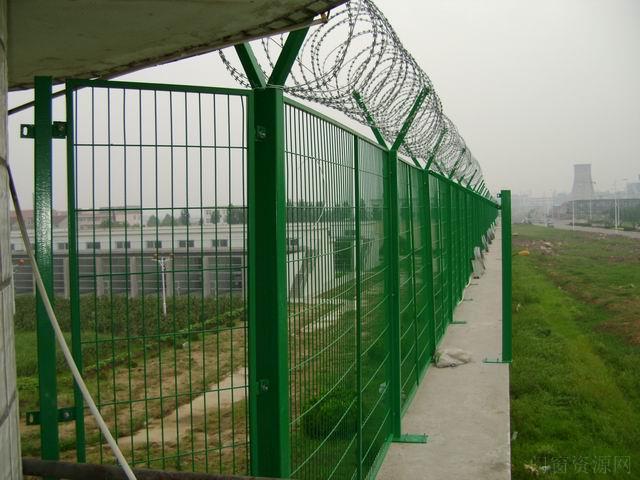 深圳铁丝网护栏 价格的厂家