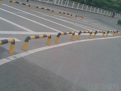 U型护栏 公路隔离栏 规格齐全实惠