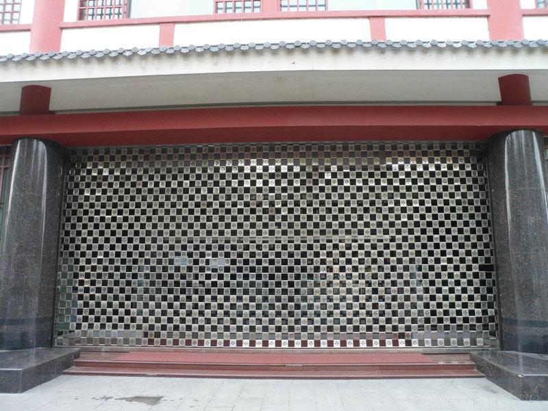 丰台区安装商场水晶卷帘门，更换电机，遥控器