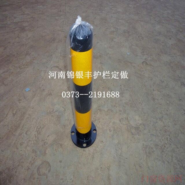 山东隔离桩路桩铁立柱警示桩防撞柱反光柱挡车桩 交通设施