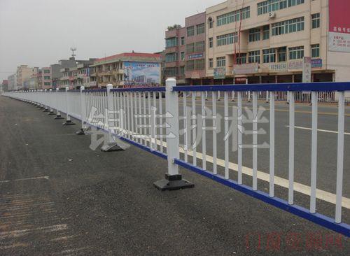 河南郑州护栏厂供应市政交通护栏隔离带护栏道路交通防护栏